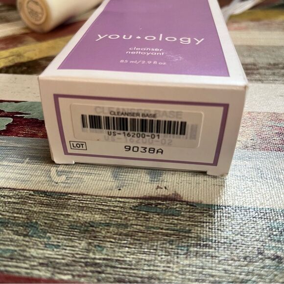 Younique Youology Cleanser Base NIB 2.9 Oz Add your own boosters - Picture 3 of 3